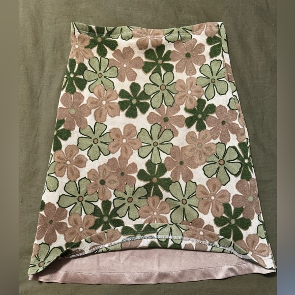 Late 90s Floral Skirt - Picture 2 of 4